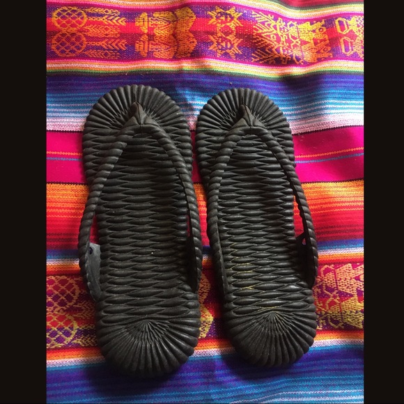 Cinderella Thong Unisex Hard Rubber Flat Sandals - Picture 1 of 4